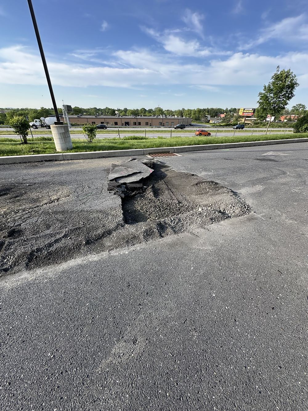 Can Elizabethtown’s Humidity Wreck Commercial Asphalt Over Time?