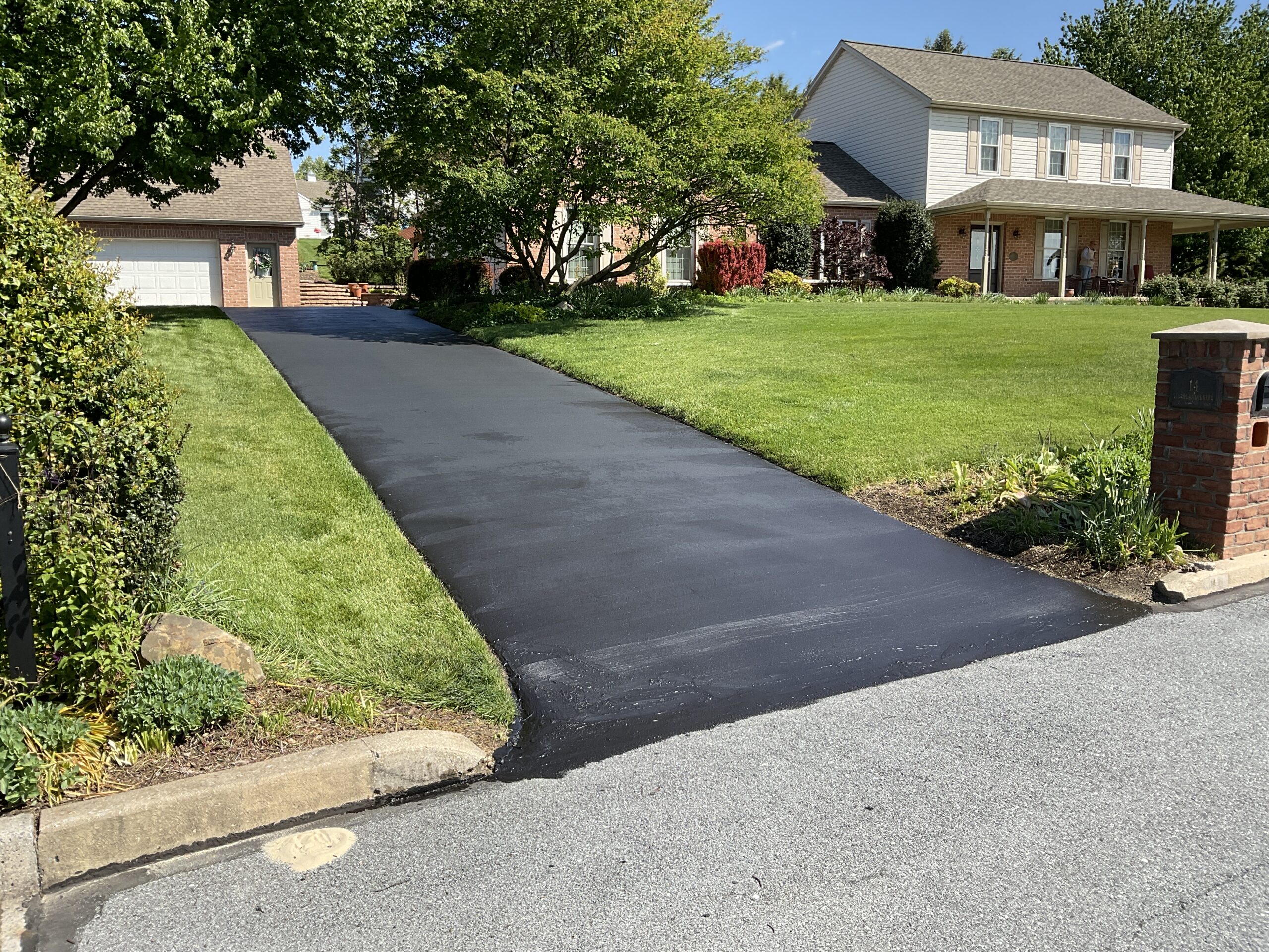 Sealing Large Driveway Cracks in Palmyra, PA Without a Full Repave